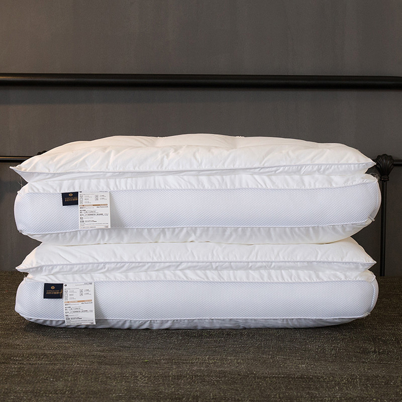 Cuscino in velluto con piuma a doppio strato